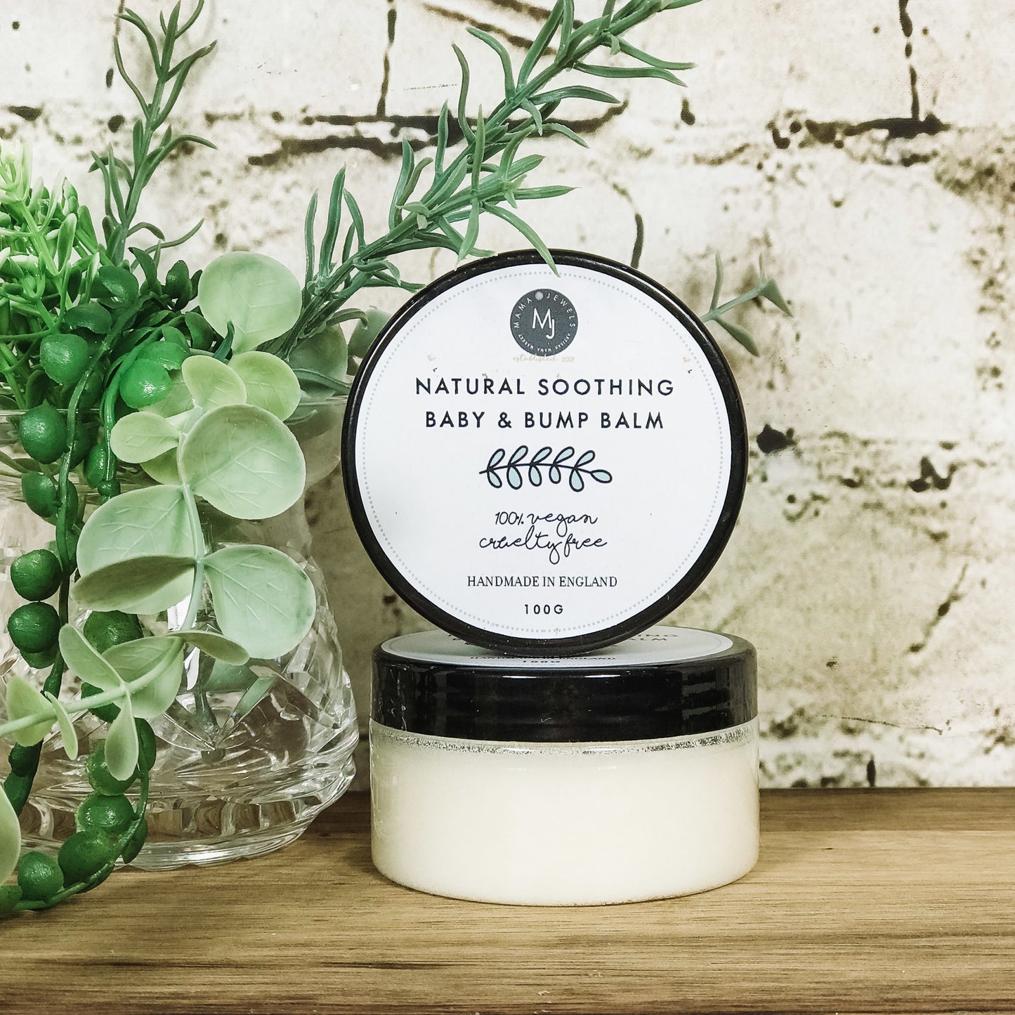 Luxury Mum to Be Gift hamper Pamper Spa Box for Pregnancy | White image 4