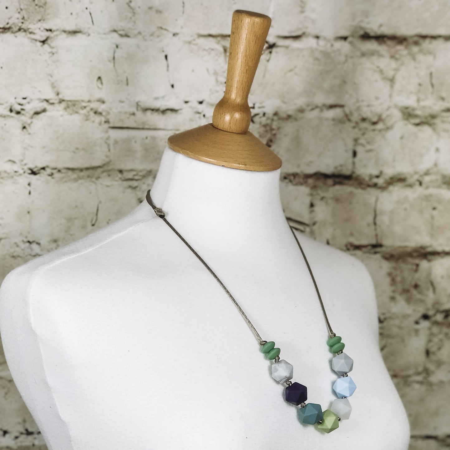 Teething fiddle necklace silicone | CHAKRA SEA blue green | Mama Jewels image 2