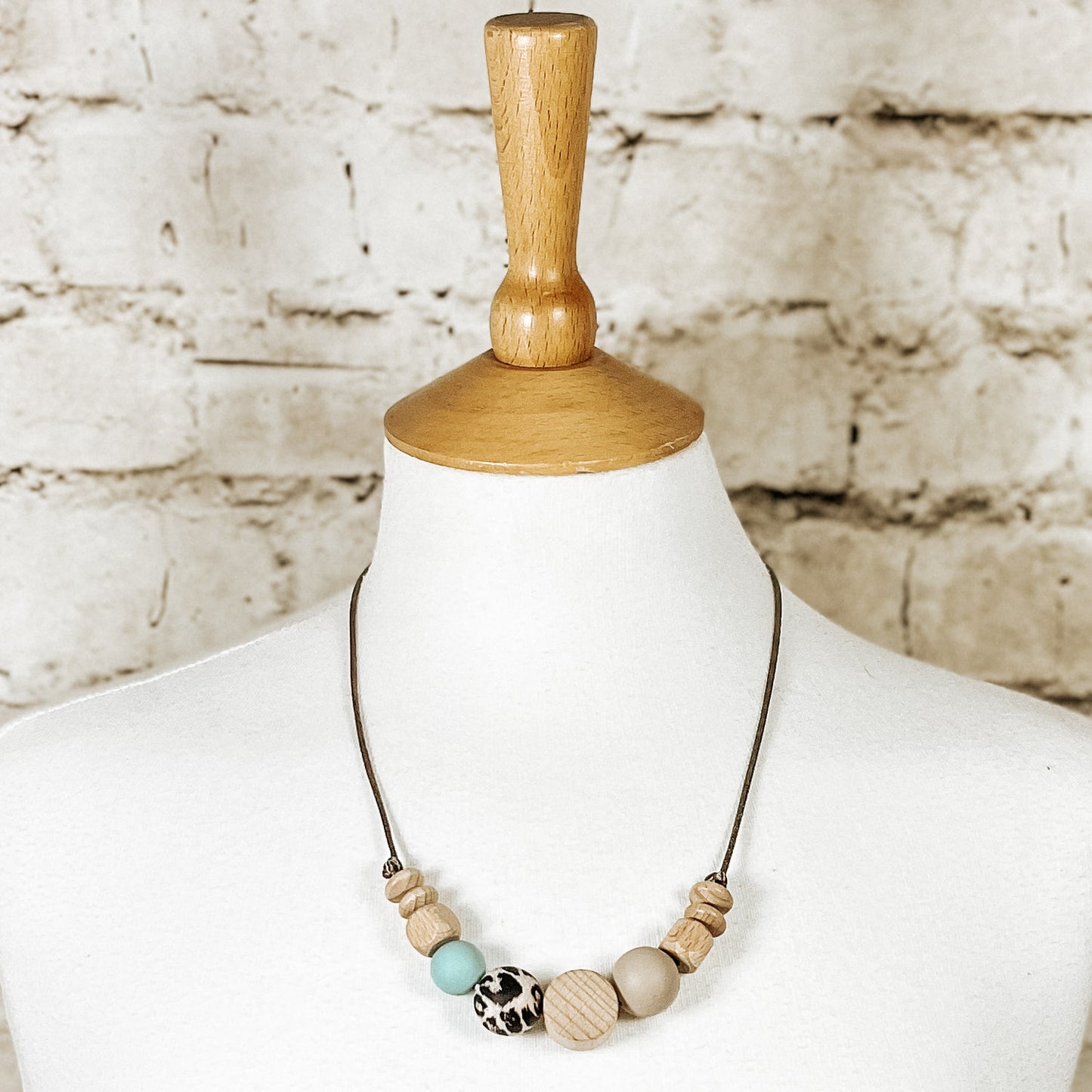 NOA Beechwood and silicone teething necklace | Leopard Aqua image 2